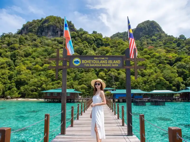 Day trip to the iconic Bohey Dulang island